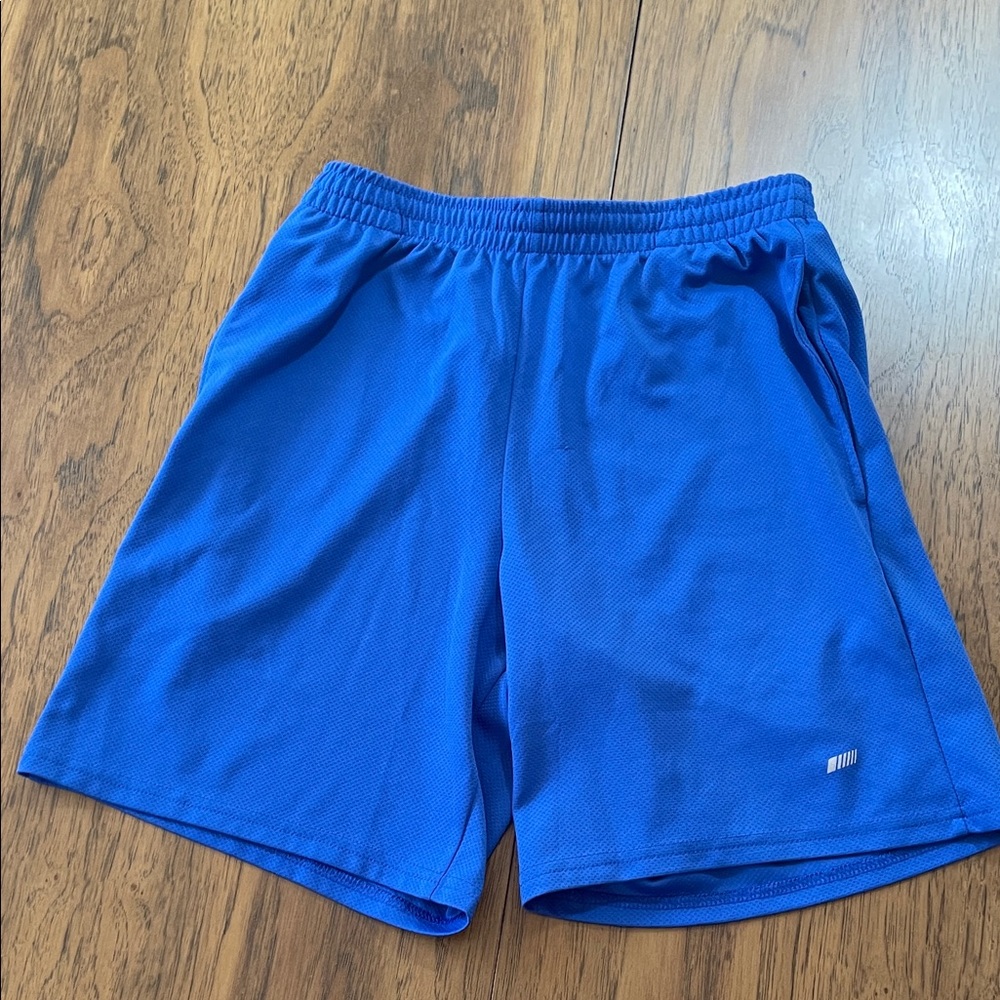 Blue Amazon essential shorts (size: men’s small)
